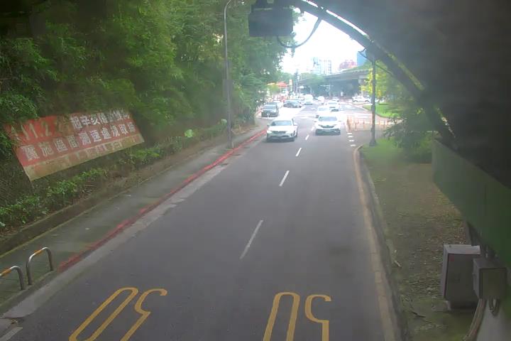 台北市道路  209-辛亥隧道往木柵入口0K+331M 距離0.9公里 氣溫24.1度