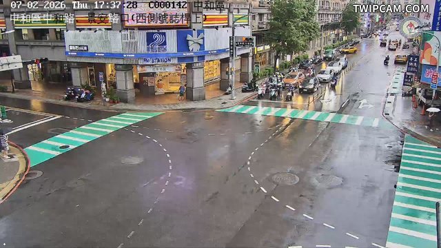 新北市道路 中和路、景安路口(西側號誌桿上)