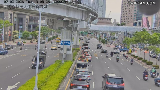 新北市道路 縣民大道板新路口即時影像