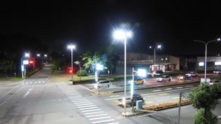 台18線 11K+320 世賢路二段順樁右轉高鐵大道轉角(附掛路燈桿件)-人行道即時影像