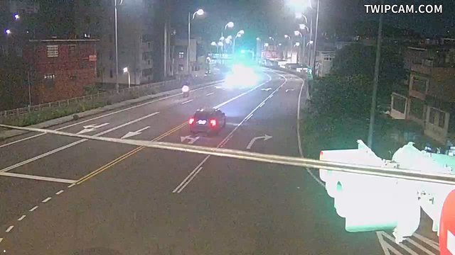 桃園市道路 校前路-校前交流道南閘路口即時影像