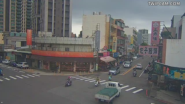 桃園市道路 南崁路忠孝東路(7-11便利店對面號誌桿)即時影像
