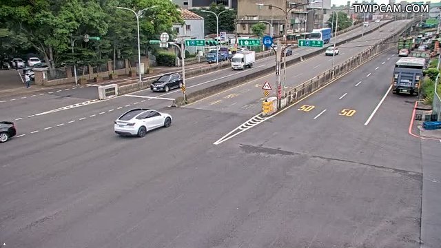 桃園市道路 新南路民生北路口(桃園煉油廠前號誌桿)即時影像