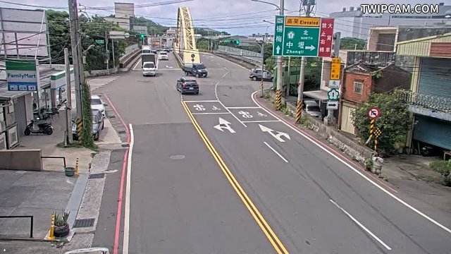 桃園市道路 校前路與老莊路即時影像