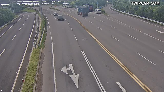 桃園市道路 中正東路與往機場匝道即時影像