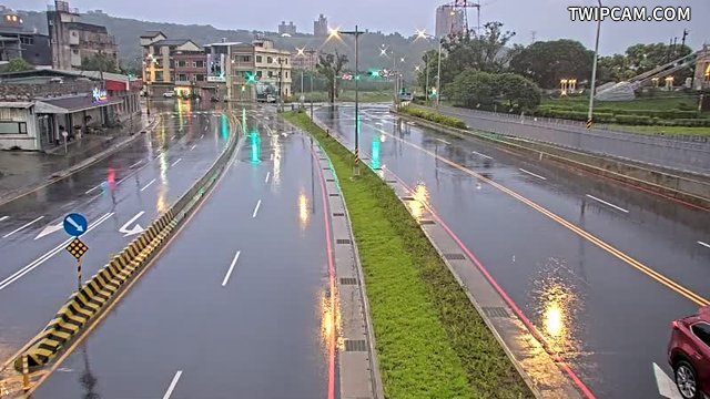 桃園市道路 瑞安路一段與新闢道路(中央分隔島上往北)