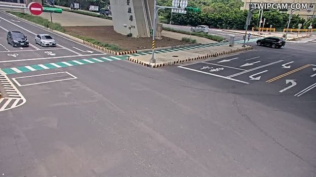 桃園市道路 台61西濱公路與中山西路三段(永安漁港地標旁)即時影像