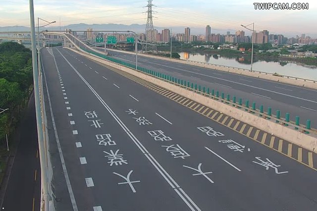 台北市道路 洲美快13號道路匝道前即時影像