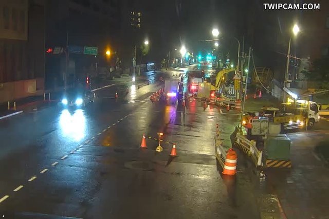 台北市道路 木柵路1段與木柵路1段76巷口號誌桿即時影像