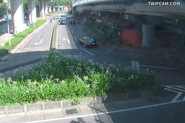 台北市道路 環東大道經貿二路出口匝道綠帶即時影像