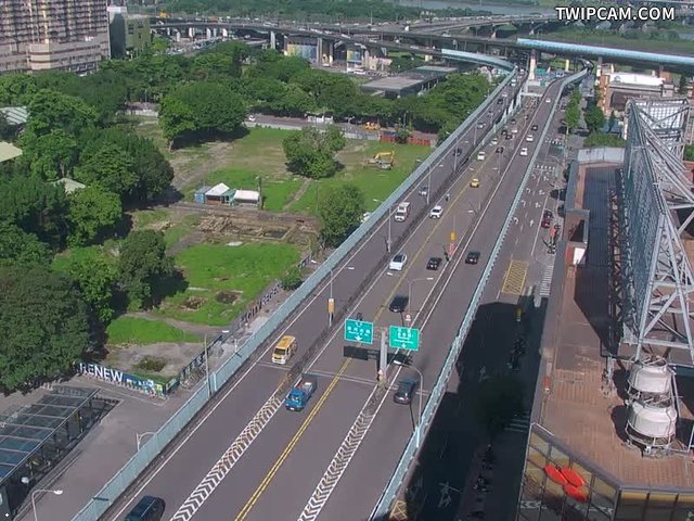 台北市道路 龍門大樓頂樓即時影像