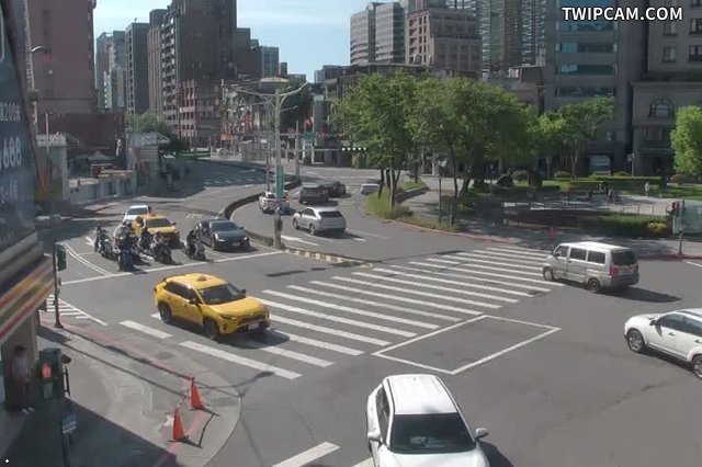 台北市道路 重慶北路與南京西路即時影像
