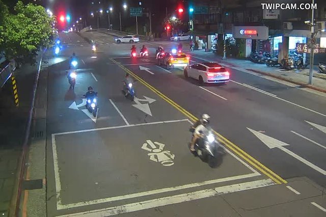 台北市道路 木柵路1段與和興路口號誌桿即時影像