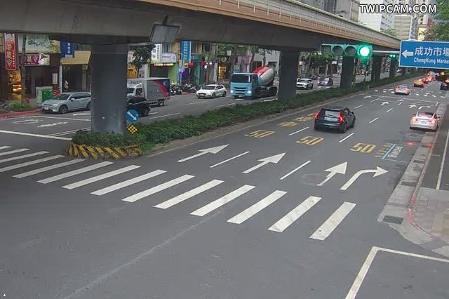 台北市道路 復興南路與復興南路2段148巷口即時影像