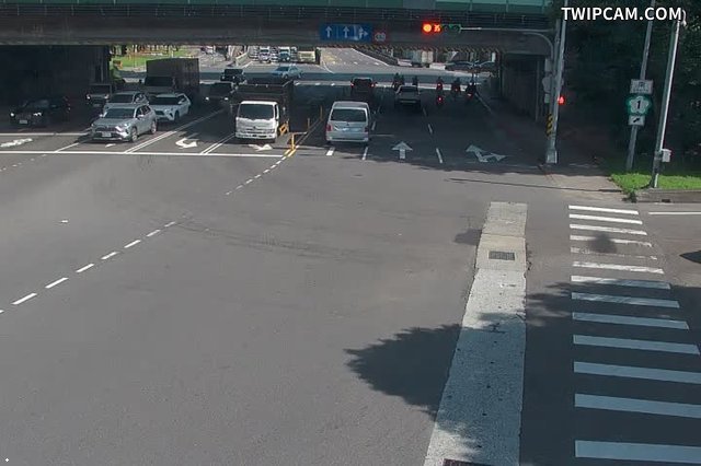 台北市道路 康寧路3段與南湖大橋即時影像
