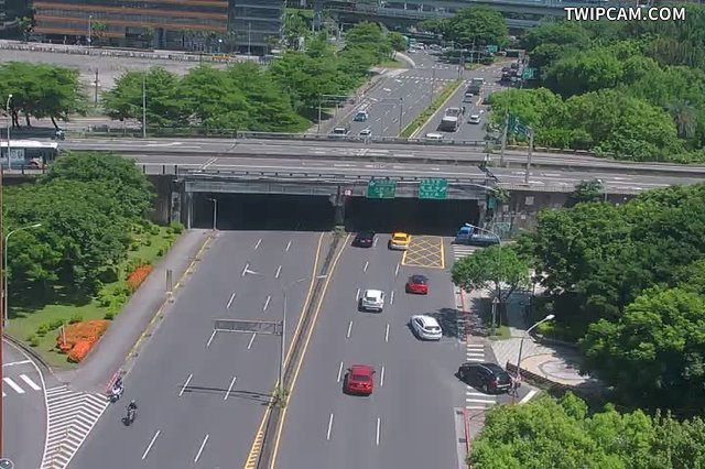 台北市道路 成功-內湖交流道路口即時影像