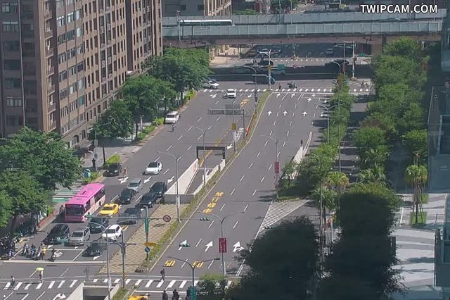 台北市道路 忠孝東路-光復南路(巨蛋體育館)即時影像