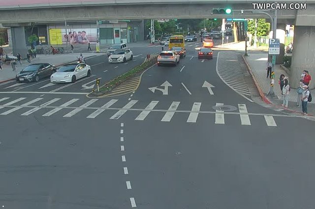 台北市道路 石牌路2段-東華街1段(捷運石牌站)即時影像