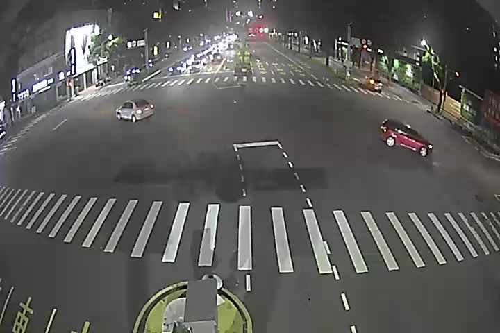 台中市道路 臺灣大道/大墩路(右側車流往台中交流道),Taiwan Blvd/Dadun Rd. (Right side Traffic flow to Taichung Interchange)即時影像