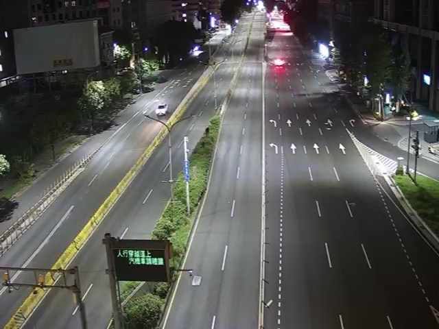 台中市道路 臺灣大道/環中路(右側車流往文心路),Taiwan Blvd/Huanzhong Rd (Right side Traffic flow to Wenxin Rd)即時影像