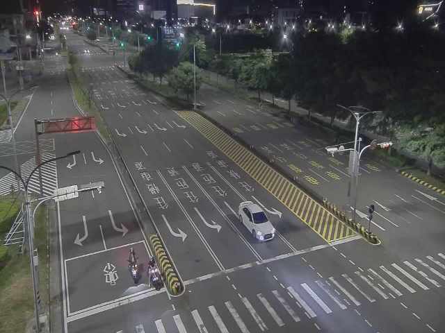 台中市道路 市政路/環中路(右側車流往文心路),Shizheng Rd/Huanzhong Rd (Right side Traffic flow to Wenxin Rd)即時影像