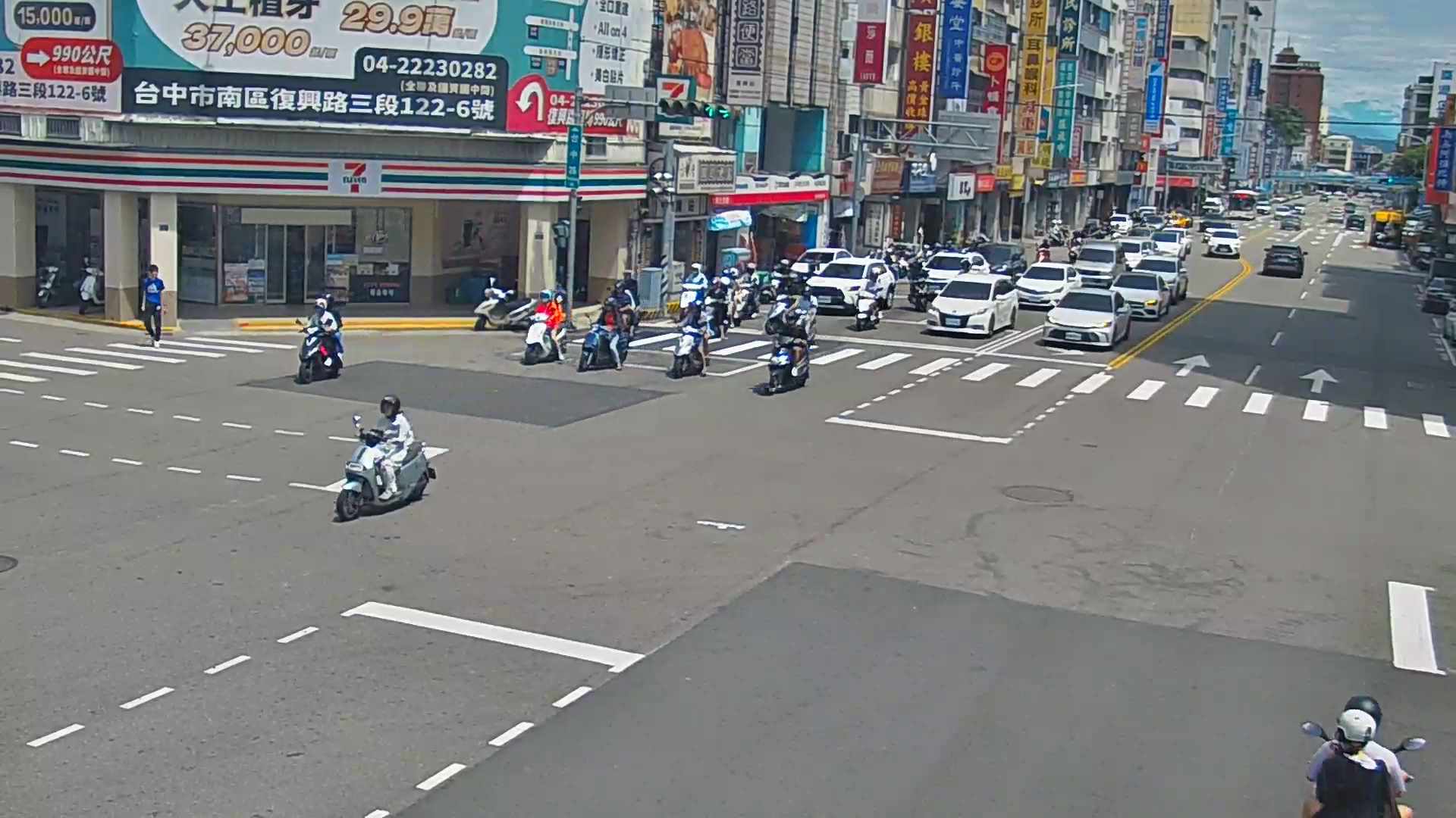 台中市道路 台中路/復興路(右側車流往建成路),Taichung Rd/Fuxing Rd (Right side Traffic flow to  Jiancheng Rd.)即時影像
