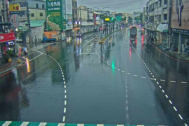 台中市道路 中山路/大洲路(右側車流往豐原交流道),Zhongshan Rd/Dazhou Rd (Right side Traffic flow to Fengyuan Interchange)即時影像