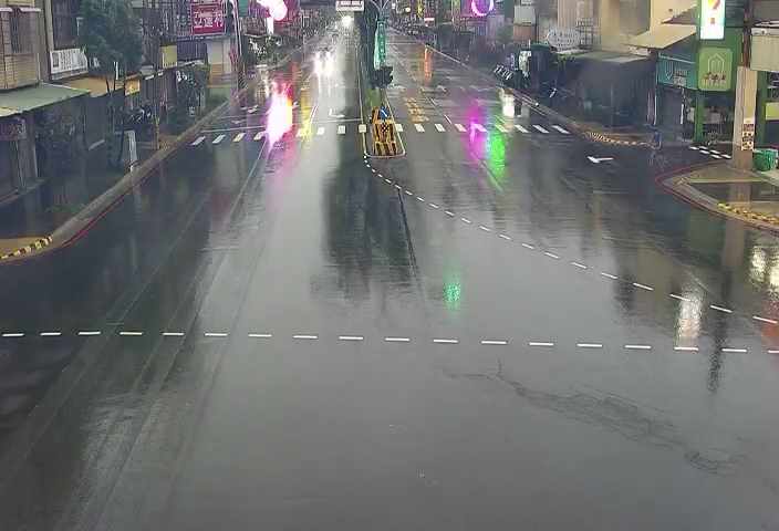 台中市道路 中山路/大豐北路(右側車流往豐原大道),Zhongshan Rd/Dafeng N. St (Right side Traffic flow to Fengyuan Blvd)即時影像