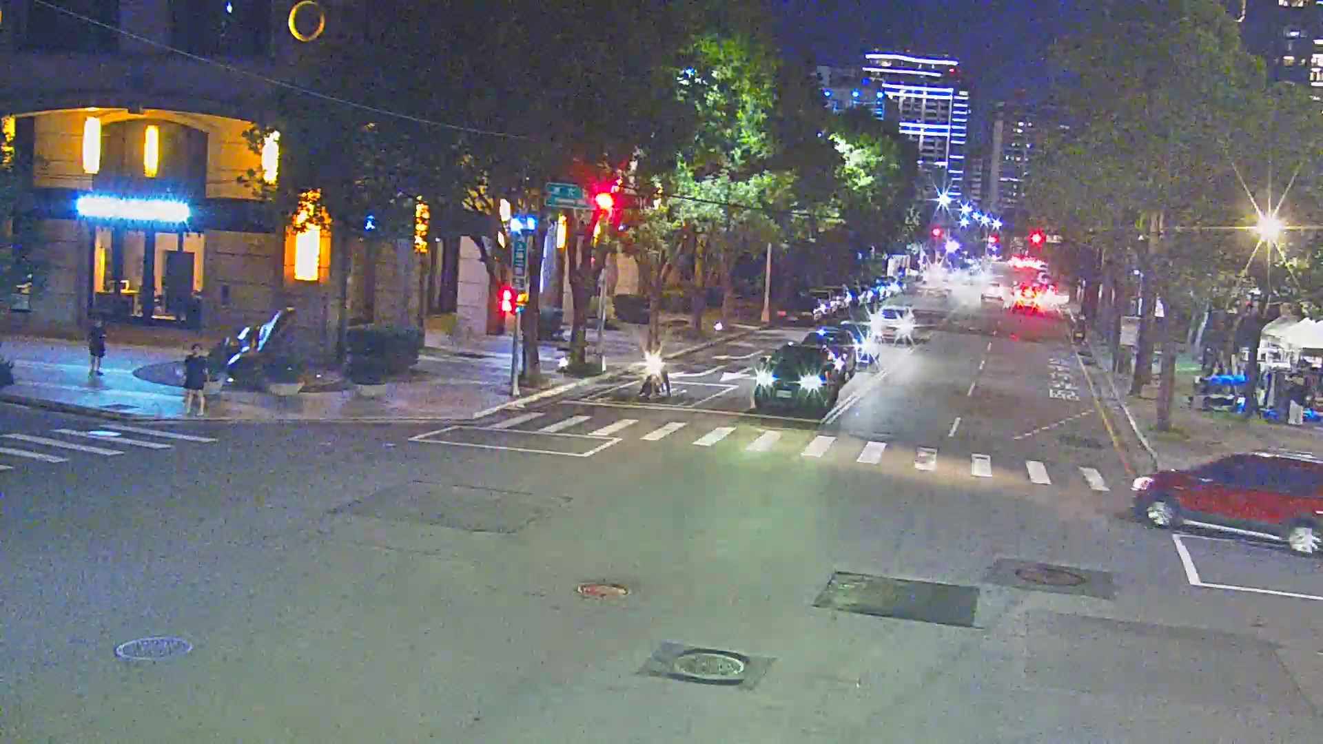 台中市道路 向上路/惠文路(右側車流往文心路),Xiangshang Rd/Huiwen Rd (Right side Traffic flow to Wenxin Rd)即時影像
