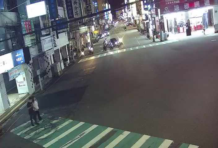 台中市道路 中正路/博愛街(右側車流往廟東夜市),Zhongzheng Rd/Bo'ai St (Right side Traffic flow to Miaodong Night Market)即時影像