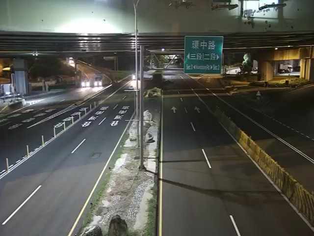 台中市道路 臺灣大道/台74高架橋下(右側車流往台中交流道),Taiwan Blvd/Under no.74 (Right side Traffic flow to Taichung Interchange)即時影像