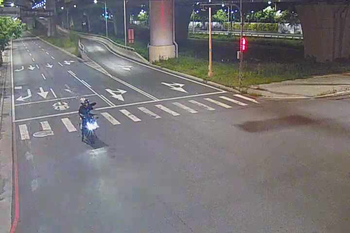 台中市道路 環中路/同榮東路(車流往中清路),Huanzhong Rd./Tongrong E. Rd. (Traffic flow to Zhongqing Rd.)即時影像