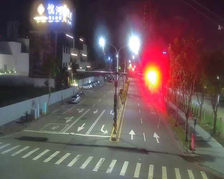 台中市道路 經貿路/黎明路(右側車流往河南路),Jingmao Rd/ Liming Rd (Right side Traffic flow to Henan Rd)即時影像