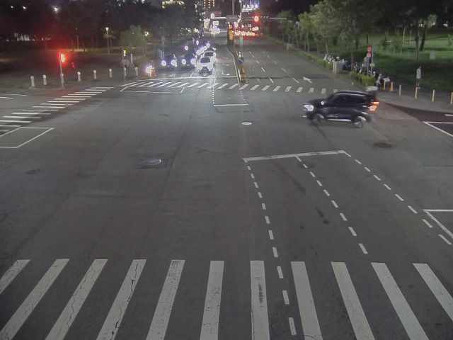 台中市道路 五權西路/向上路(右側車流往南屯交流道),Wuquan W. Rd/Wenxin Rd (Right side Traffic flow to Nantun Interchange)即時影像