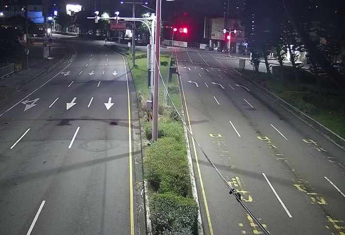 台中市道路 中清路引道/中清路(右側車流往文心路),Zhongqing Rd Approach /Zhongqing Rd (Right side Traffic flow to Wenxin Rd)即時影像
