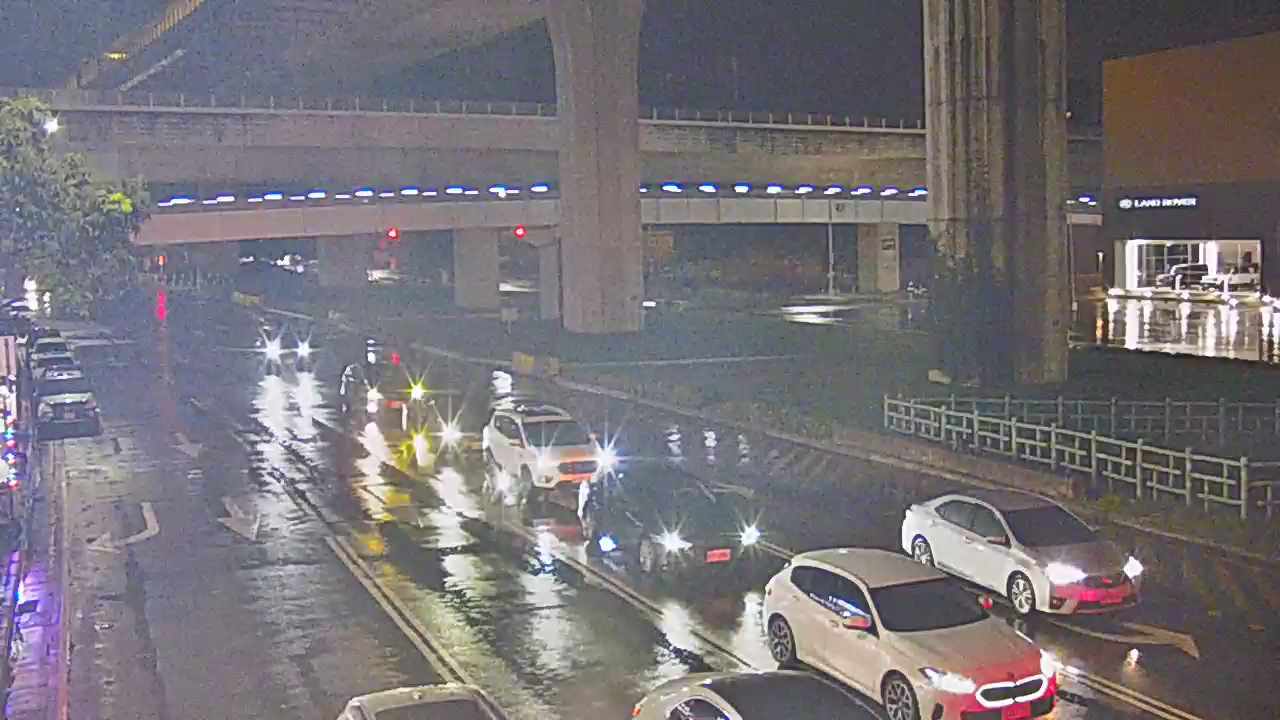 台中市道路 環中路/中山路(右側車流往崇德路),Huanzhong Rd/Zhongshan Rd (Right side Traffic flow to Chongde Rd)即時影像