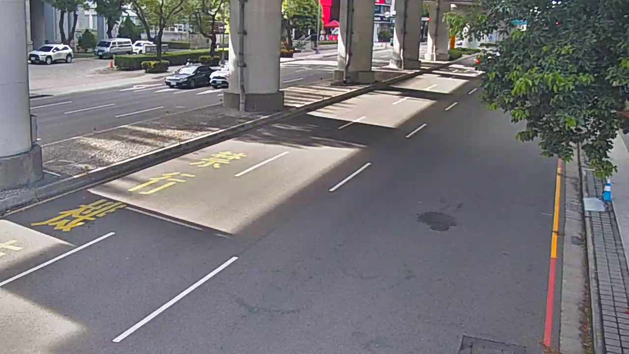 台中市道路 文心南路/文心南五路(右側車流往五權西路)Wenxin S. Rd./Wenxin S. 5th Rd.(Right side Traffic flow to Wuquan W. Rd.)即時影像