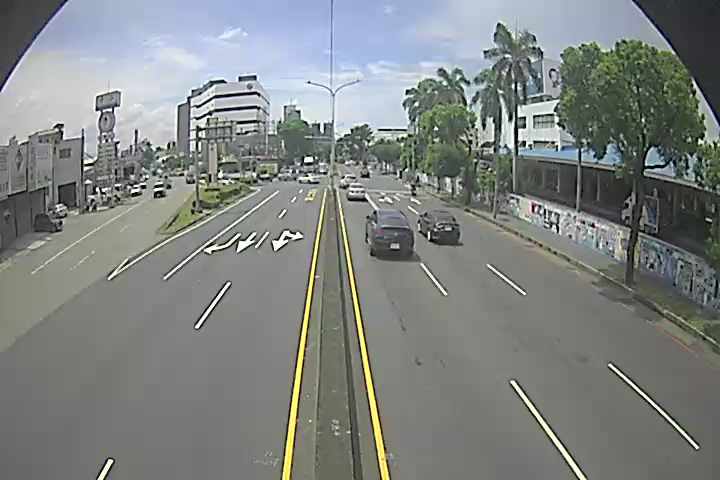 台中市道路 中清路/中清聯絡道大雅端 (右側車流往環中路) Zhongqing Rd. (Right side Traffic flow to Huanzhong Rd.)即時影像