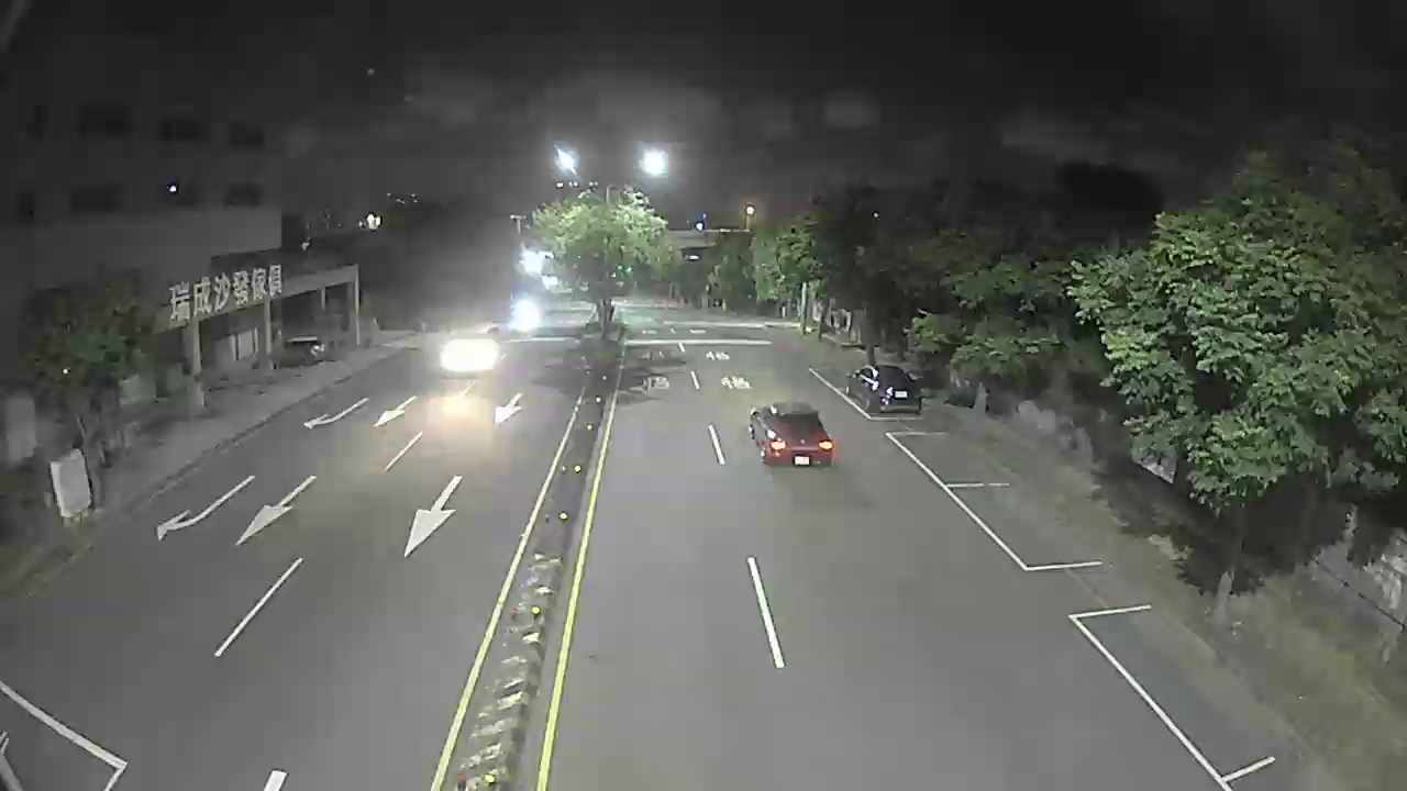 台中市道路 松竹路/松竹一路(右側車流往環中東路),Songzhu Rd/Songzhu 1st Rd.( Right side Traffic flow to Huanzhong E.Rd.)即時影像