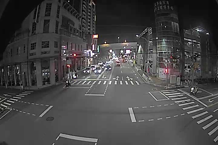 台中市道路 中山路/樹孝路(右側車流往環中東路)Zhongshan Rd./Shuxiao Rd. (Right side Traffic flow to,Huanzhong E.Rd.)即時影像