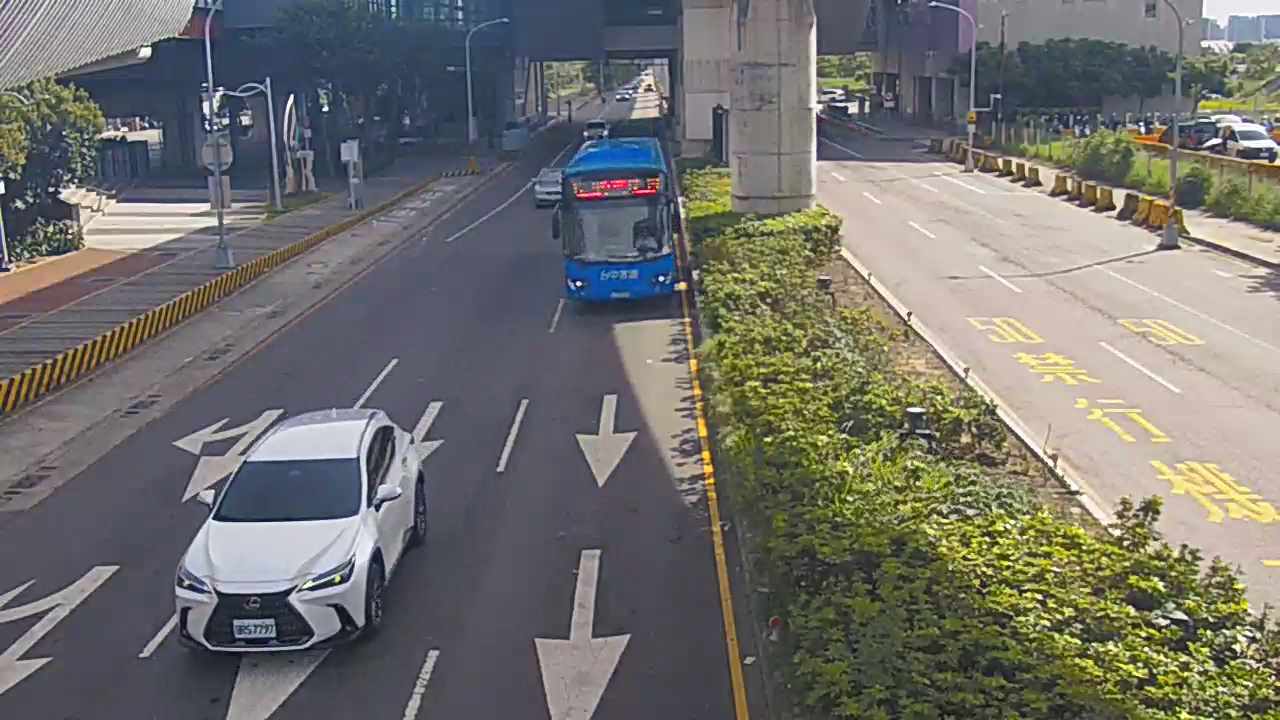 台中市道路 建國北路/大慶街(右側車流往環中路) Jianguo N. Rd./Daqing St.(Right side Traffic flow to Huanzhong Rd.)即時影像
