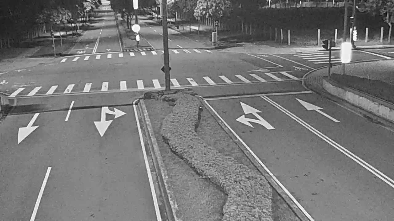 台中市道路 凱旋路/黎明路(右側車流往經貿五路) Kaixuan Rd./Liming Rd. (Right side Traffic flow to Jingmao 5th Rd.)即時影像