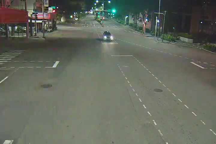 台中市道路 崇德路/崇德十路(右側車流往環中路)Chongde Rd./Chongde 10th Rd. (Right side Traffic flow to Huanzhong Rd.)即時影像