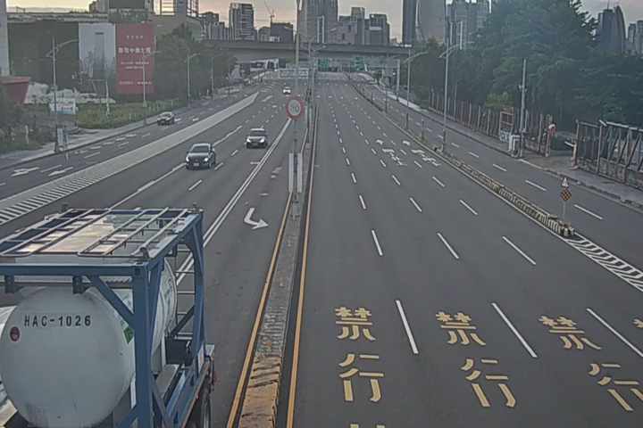 台中市道路 台灣大道/安和路(右側車流往文心路)(中央分隔島),Taiwan Blvd./Anhe Rd.(Right side Traffic flow to Wenxin Rd.)即時影像