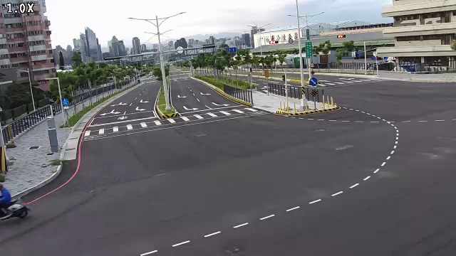 台中市道路 市政路/工業區一路(右側車流往安和路方向),Shizheng Rd./Anhe Rd.(Right side Traffic flow to Anhe Rd.)即時影像