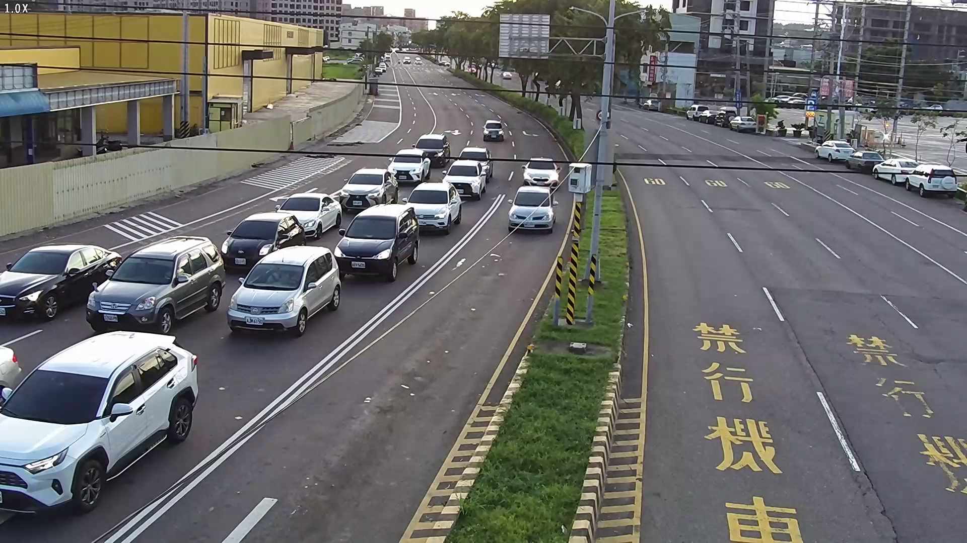 台中市道路 中山路/高鐵東路(右側車流往大肚),Zhongshan Rd./Gaotie E. Rd.(Right side Traffic flow to Dadu)即時影像