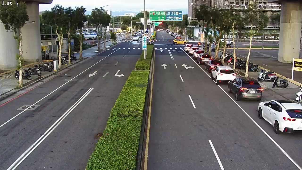 台中市道路 高鐵五路/站區二路(右側車流往高鐵東路)Gaotie 5th Rd./Zhanqu 2nd Rd.(.(Right side Traffic flow to Gaotie E. Rd.)即時影像