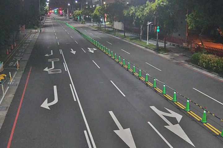 台中市道路 崇德十九路/四平路(右側車流往崇德路方向),Chongde 19th Rd./Siping Rd.(Right side Traffic flow to Chongde Rd.)即時影像