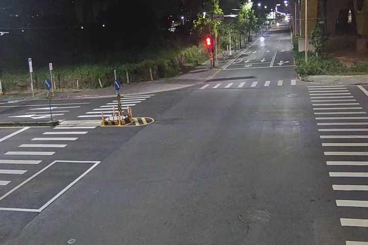 台中市道路 環中路/松竹路(車流往潭子中山路) Huanzhong Rd./Songzhu Rd.(Traffic flow to Tanzi Zhongshan Rd.)即時影像