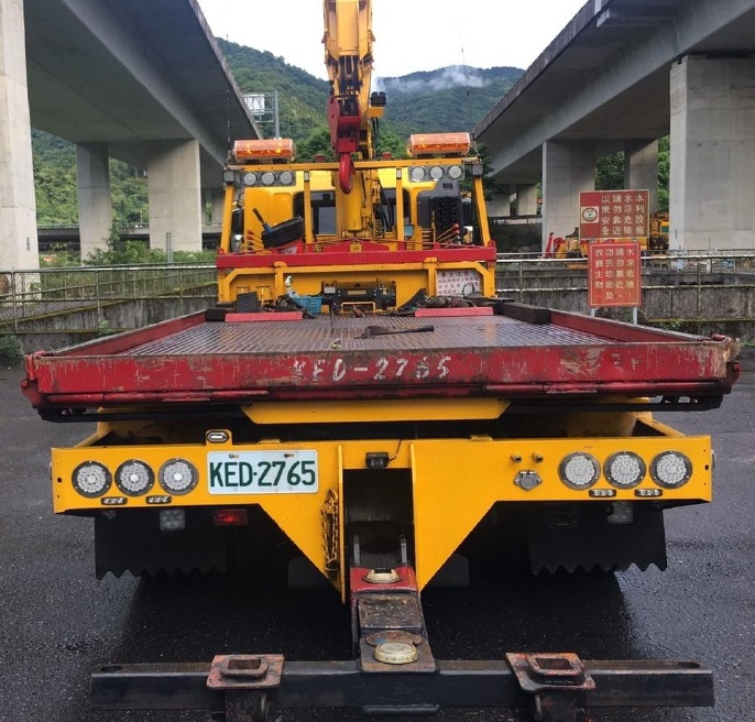 高速公路第七區段特約拖救車-背面